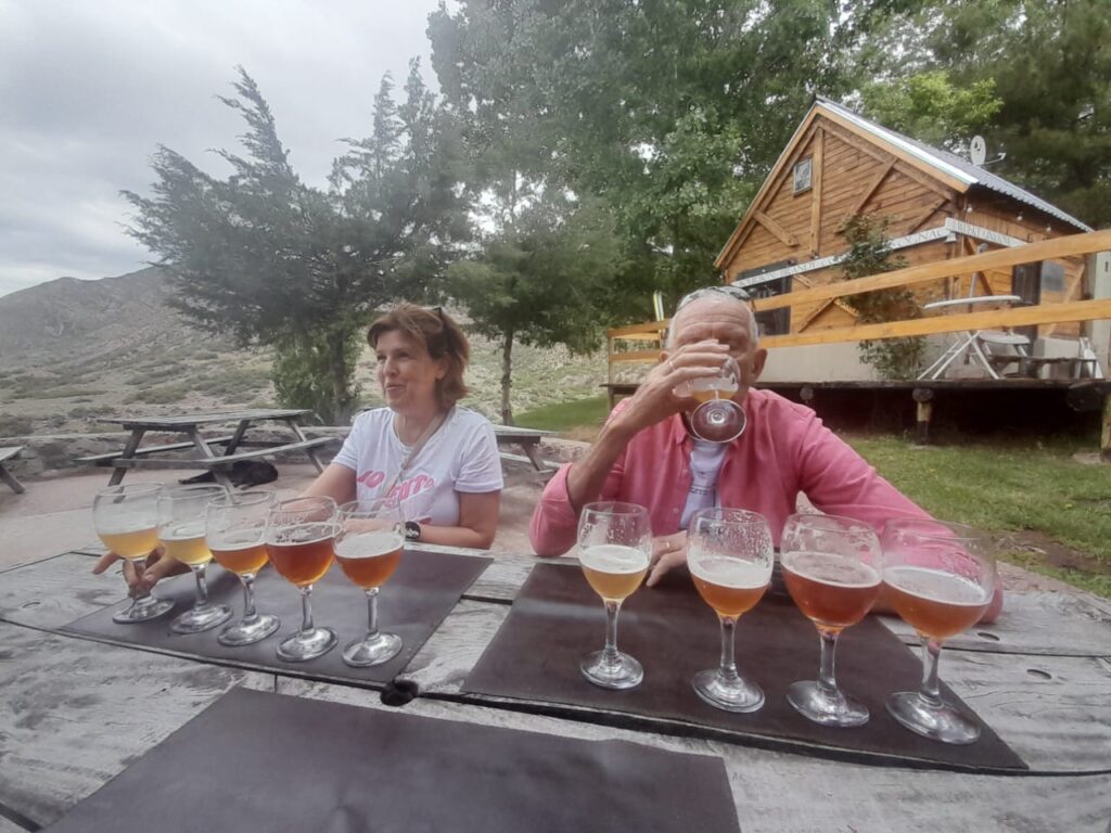Ruta de la Cerveza Andina en Mendoza. Visita a cervezas artesanales y de autor. Cada paseo se puede combinar con visita a establecimientos tradicionales como bodegas u olivícolas.